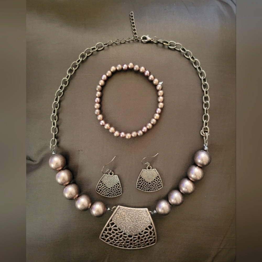 Necklace set